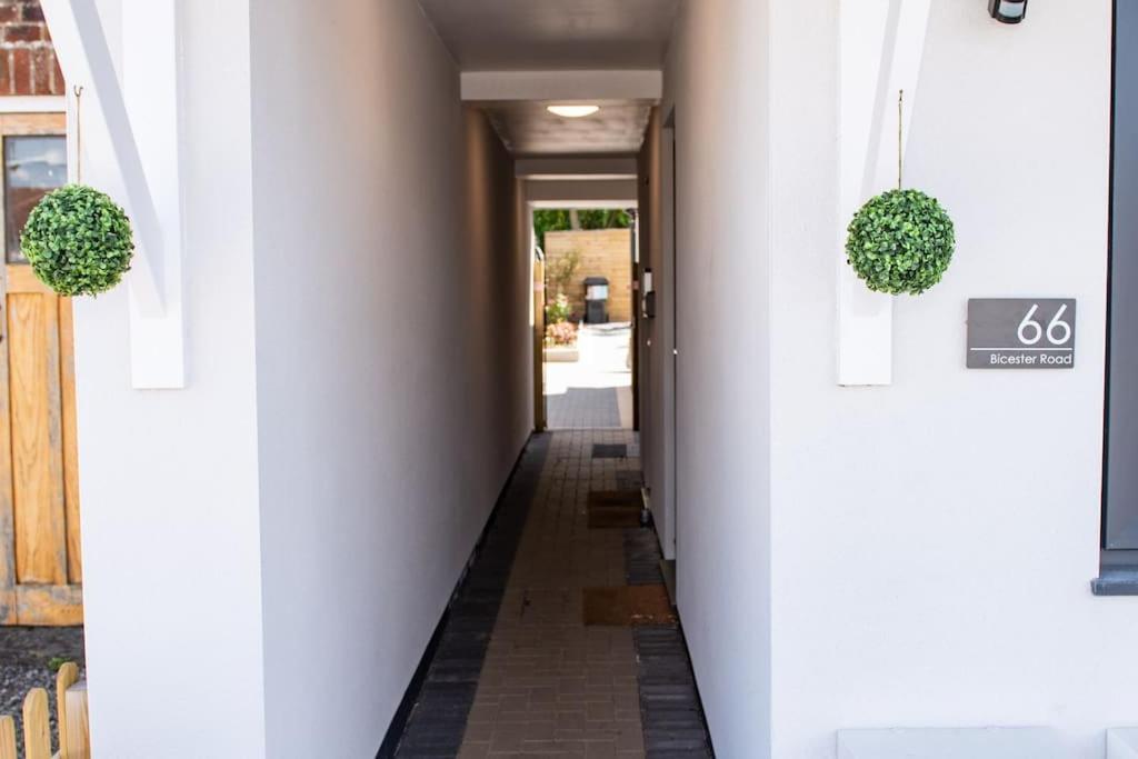 קידלינגטון Walnut Flats-F5, Stylish 1-Bedroom - Parking, Netflix, Wifi - Close To Oxford, Bicester & Blenheim Palace מראה חיצוני תמונה