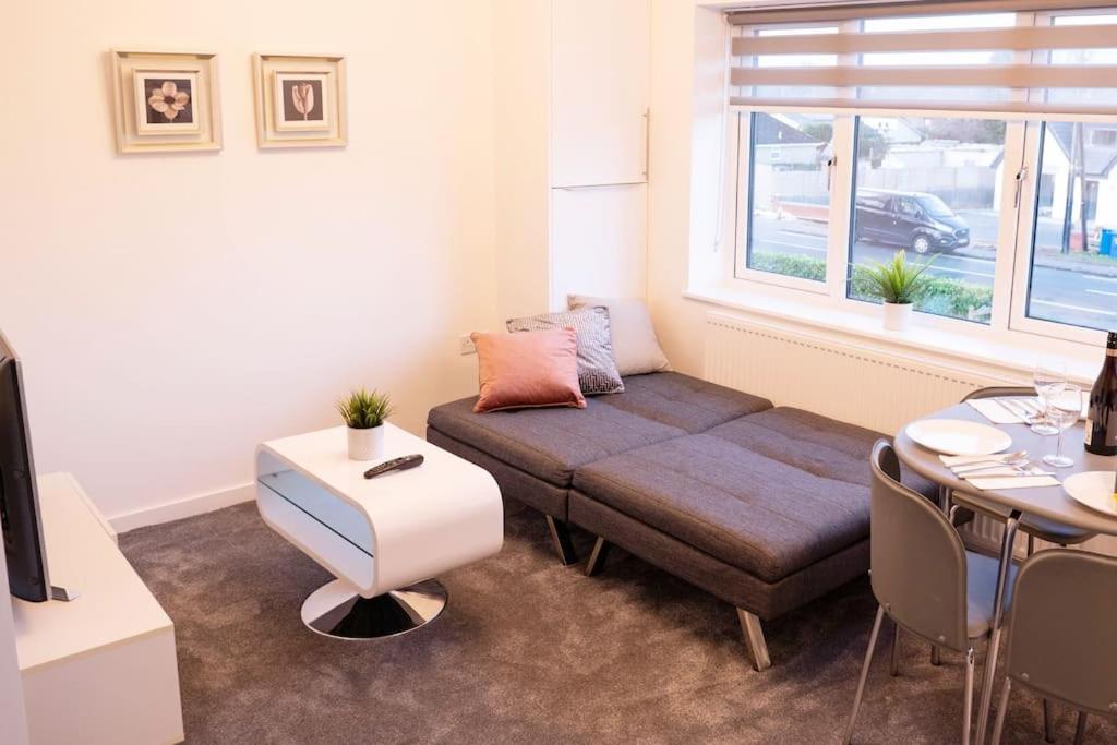 קידלינגטון Walnut Flats-F5, Stylish 1-Bedroom - Parking, Netflix, Wifi - Close To Oxford, Bicester & Blenheim Palace מראה חיצוני תמונה