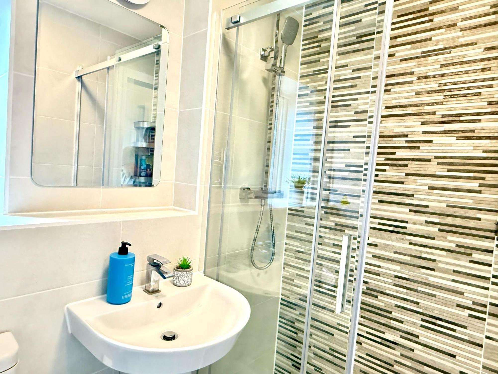 קידלינגטון Walnut Flats-F5, Stylish 1-Bedroom - Parking, Netflix, Wifi - Close To Oxford, Bicester & Blenheim Palace מראה חיצוני תמונה